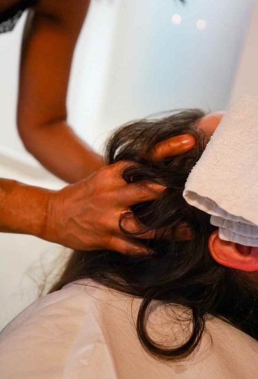 freepik__enhance-this-spamassage-photo-with-a-natural-clean__28611